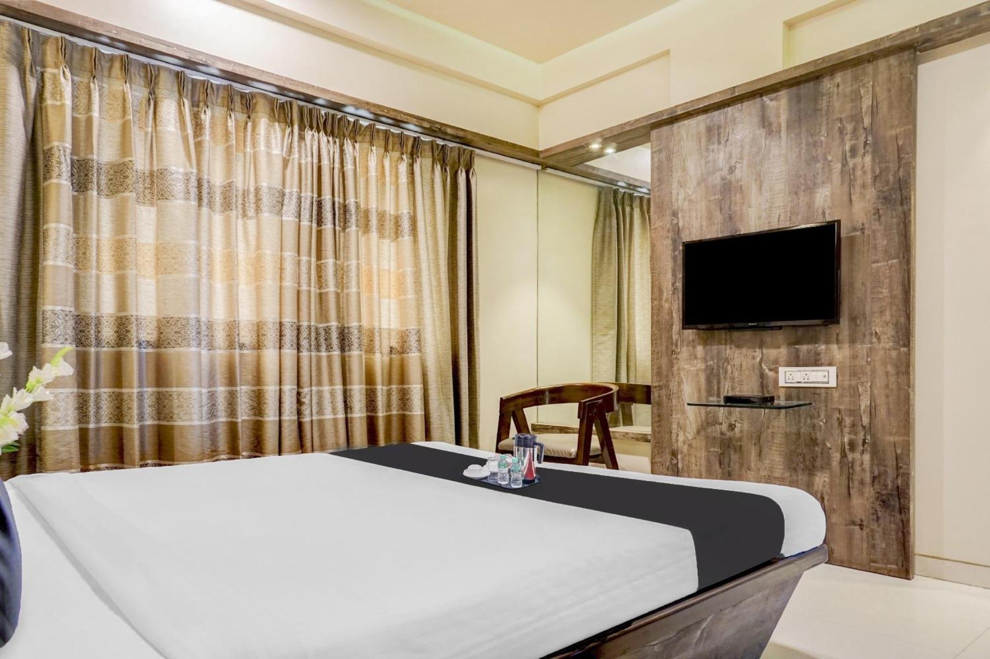 Townhouse Oak Regal Inn Near Sant Tukaram Nagar Metro Station Pimpri-Chinchwad Екстер'єр фото