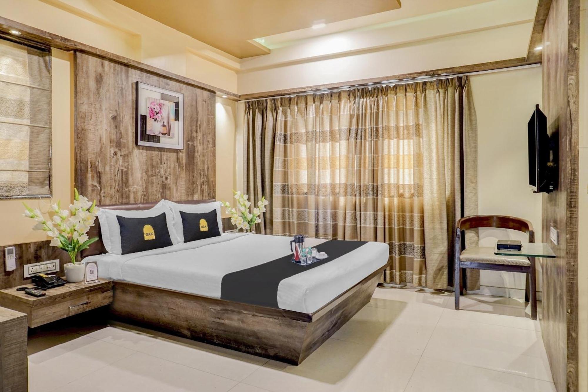 Townhouse Oak Regal Inn Near Sant Tukaram Nagar Metro Station Pimpri-Chinchwad Екстер'єр фото